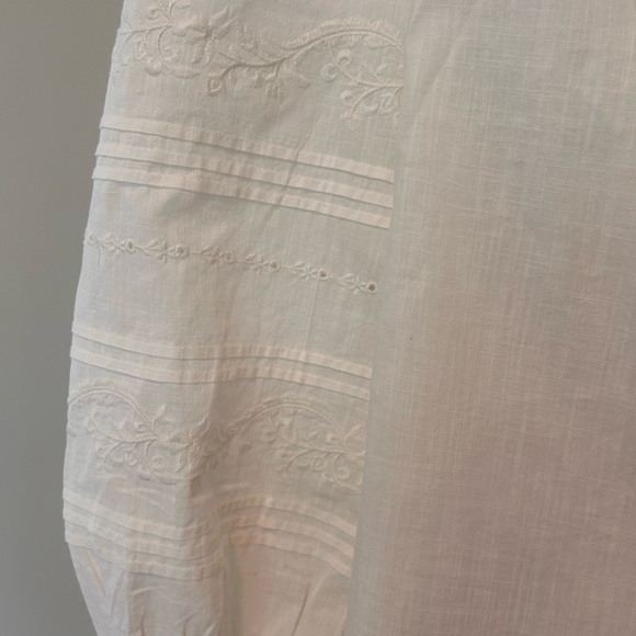 Paris Atelier & Other Stories Embroidered Puff Sleeve
Blouse. 100% Cotton. Sz. 2 - Picture 9 of 10